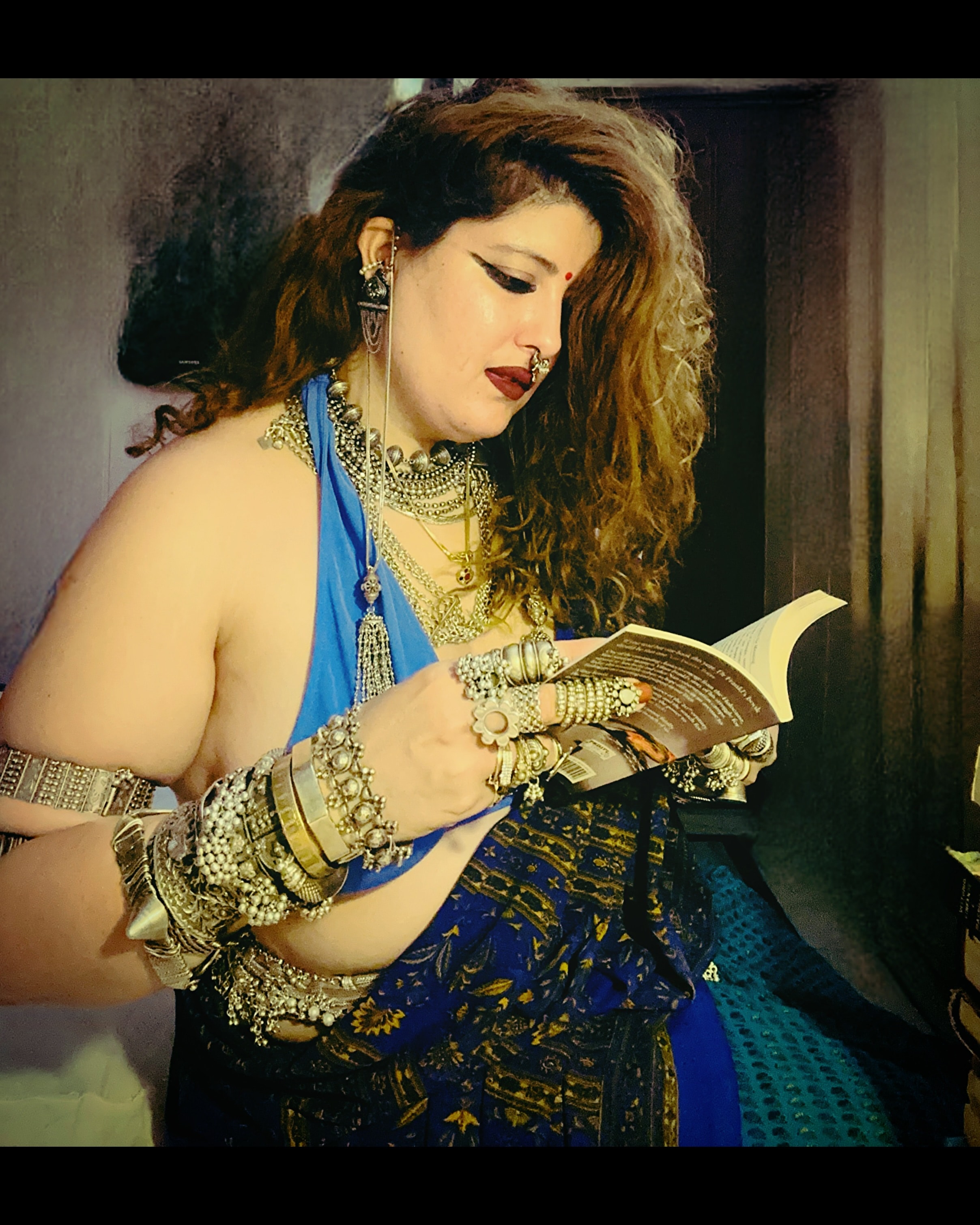 Parul Dar in her studio